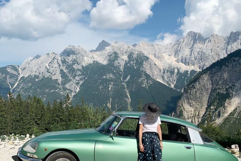 In 2020 English Actress Rosamund Pike took her green Citroen DS on a Grand Tour over the Alps and around Europe.