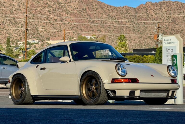 [Singer DLS] in the wild in Phoenix, AZ a while back.