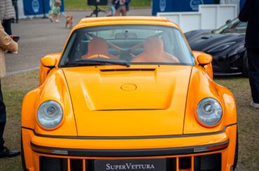 A rather lovely Singer DLS at Salon Prive [3434 x 4293]