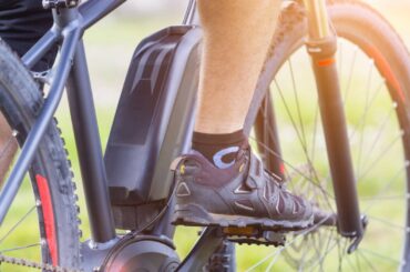 Illinois Senate Bill Would Regulate E-Bikes, E-Scooters