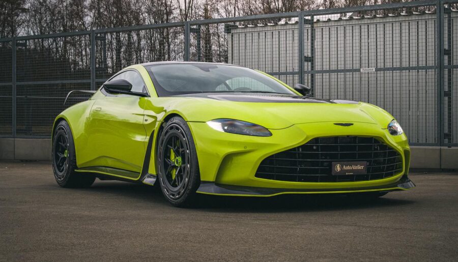 Aston Martin Vantage V12 [1365×2048]