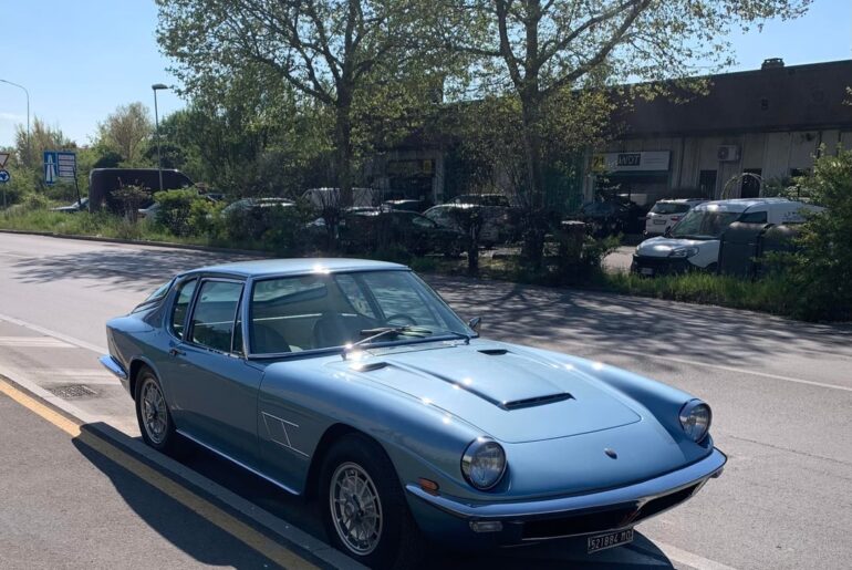[Maserati Mistral 4000 GT] casually parked at the side of the street