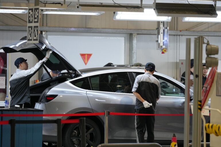 Tesla leader believes Shanghai factory will play a role in robot mass production
