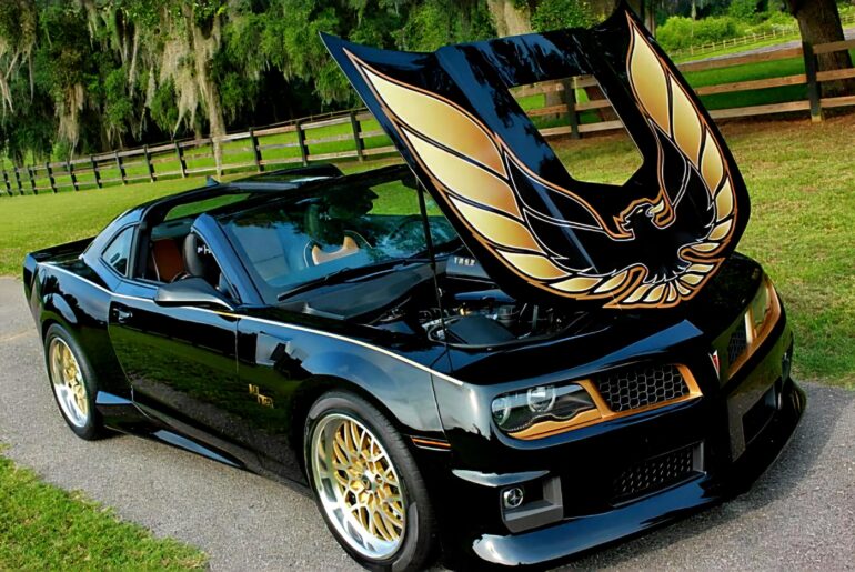 Pontiac Trans Am [2528x1680]