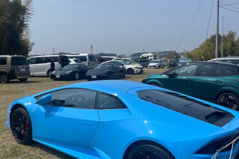 Competitively parked [Honda NSX NA1], [Honda NSX NA2] and [Lamborghini Hurucan] in Suzuka, Japan
