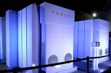 Homeowner shows off how their Tesla Powerwall earns $40 an hour during blackouts