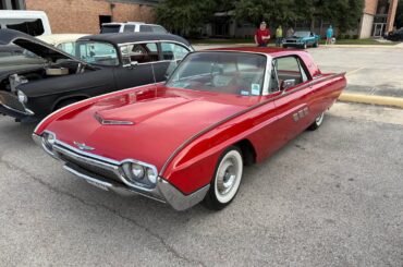 Seen at our Cruise In. 1963 Thunderbird! Last year of the third generation. Love the Space-Age styling. Classic 60s.