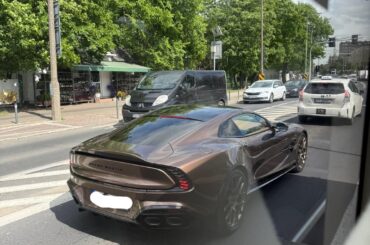 [Aston Martin Vanquish]