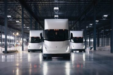 Tesla’s Electric Semi Truck Enters Mass Production