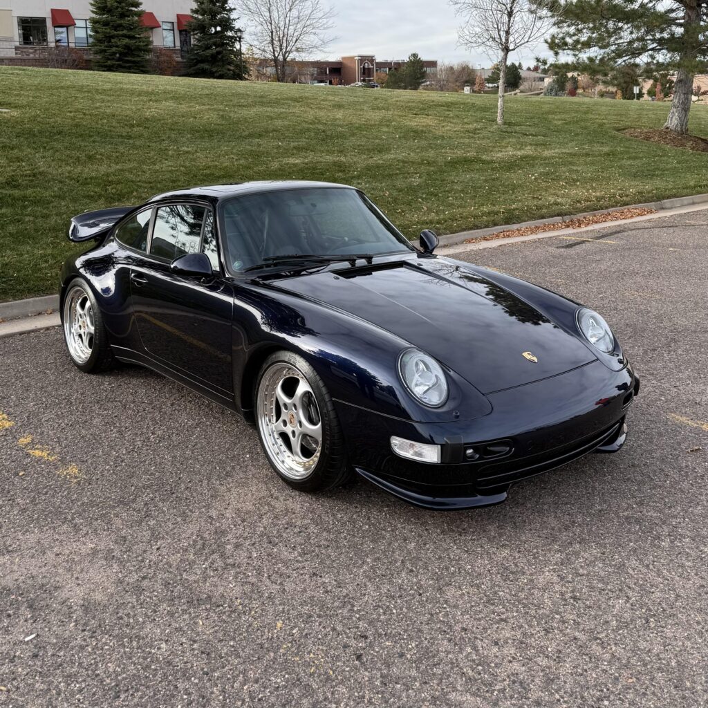 Porsche 911 [3483x3483]