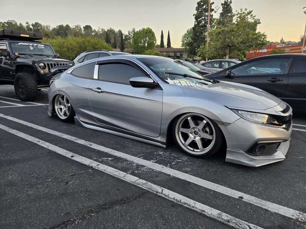 Spotted this slammed civic!!