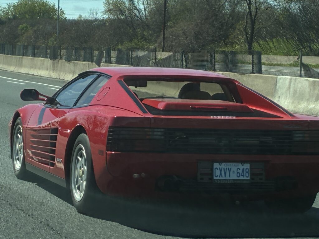 [Ferrari Testarossa] Out for a sunny Sunday drive