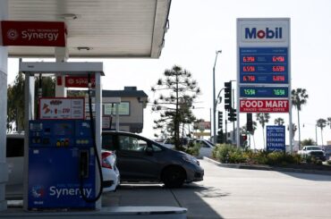 $4.55 Gas Still Isn’t Convincing America to Buy EVs