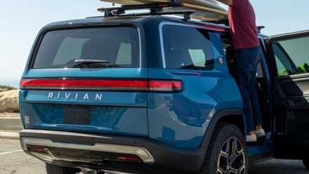 2022 - 2026 Rivian R1S SUV (5)