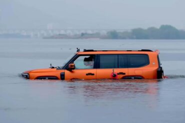 China's Plug-In Hybrid SUVs Can Now Double As Boats, Apparently
