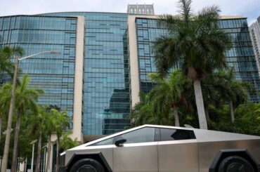 Tesla Recalls Small Batch of US Cybertrucks for Wheel Issues
