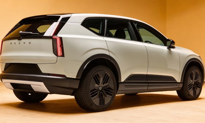 Volvo EX60 and Cupra Raval: New Electric Cars Are Changing the Rules for the Spanish Market