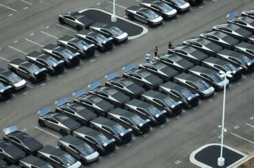 Tesla issues recalls due to camera issues and wheel failure risk