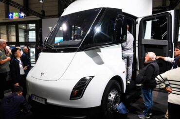 Tesla ends week nearly 4% higher. What's driving the EV stock?