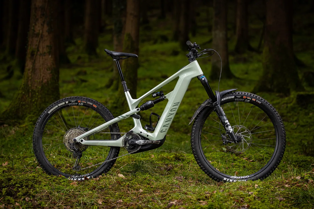 Pack shot of the Canyon Strive:ON CFR full suspension mountain eBike eMTB