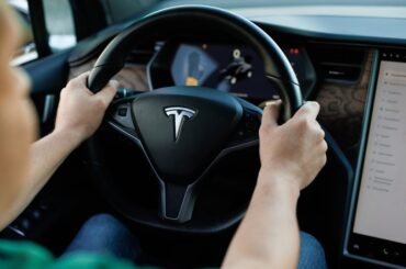 Teslas Among Fastest-Selling Used Cars, Depreciate Less Than EV Rivals - Tesla (NASDAQ:TSLA)