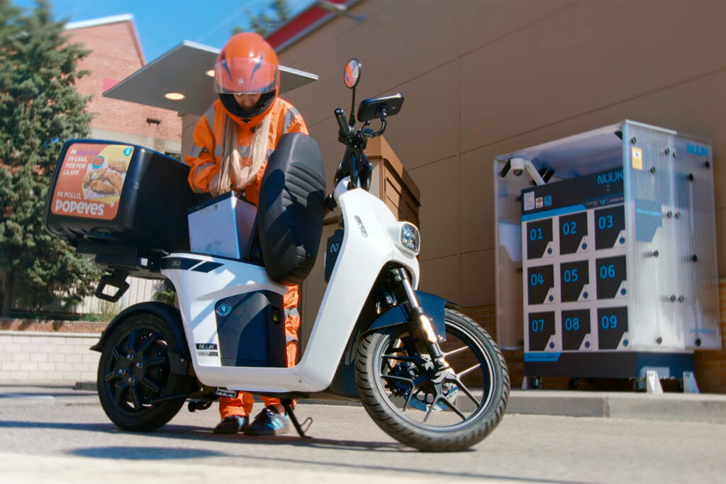 Nuuk Mobility - Vmoto Battery swapping - THE PACK - Electric Motorcycle News