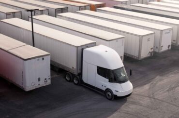 Tesla Semi Gets Largest Order Yet With WattEV's 370-Truck Deal