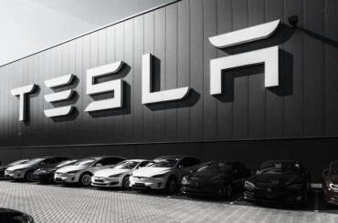 Tesla Stock Is Testing A Level That Could Define The Next Move - Tesla (NASDAQ:TSLA)