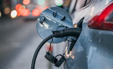 Smart AI gives electric vehicle batteries 23 per cent longer life – without increasing the charging time