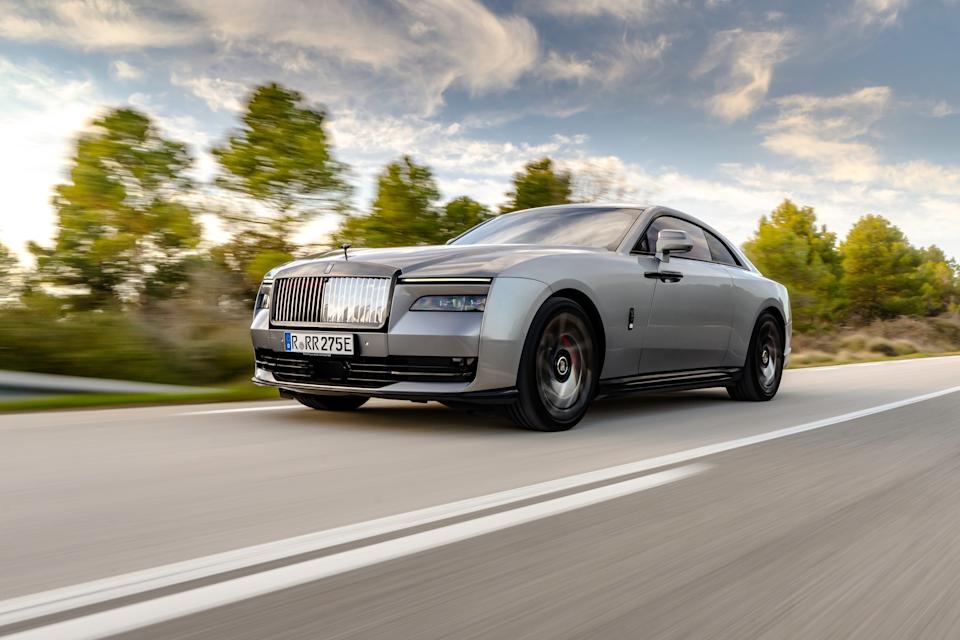 Rolls-Royce - PHOTO: The Black Badge Spectre.