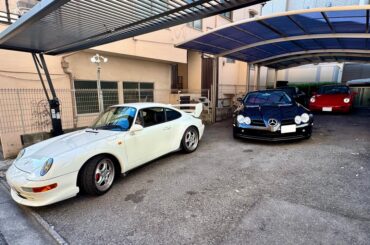 Garage Finds: [Mercedes-Benz SLR McLaren] & Some [Porsche 911] Variants Just Hangin Out in the Neighborhood
