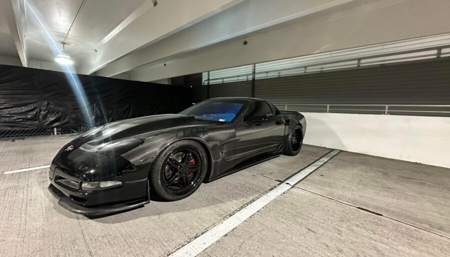 My Carbon 2002 Corvette Z06 (2048 x 1536)