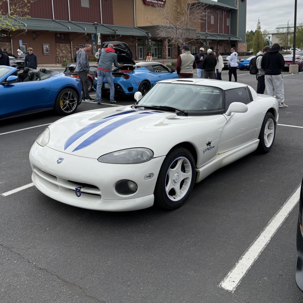 Dodge Viper RT/10 [3497x3497]
