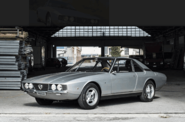 In 1969, Tom Tjaarda penned the Lancia Marica for Ghia based on the Flaminia chassis. Drawing on his work with the upcoming Pantera, the car is all crisp edges and restrained elegance. A pity that Lancia didn't have the pockets to move forward, as it was too broke fending off Fiat's takeover bids.