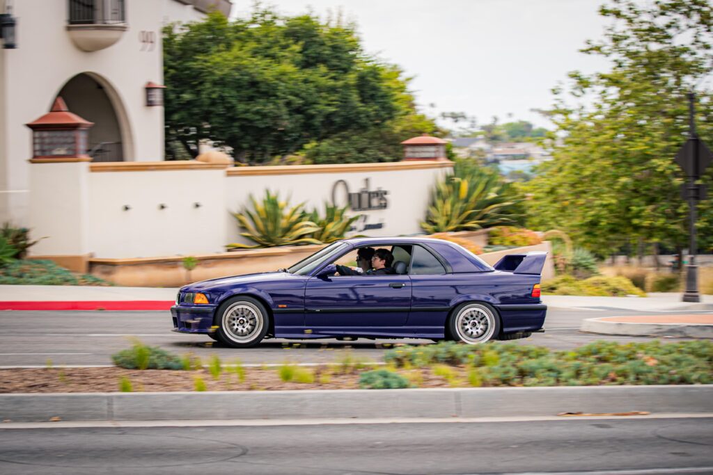 Catching a classic BMW (4879x3253)