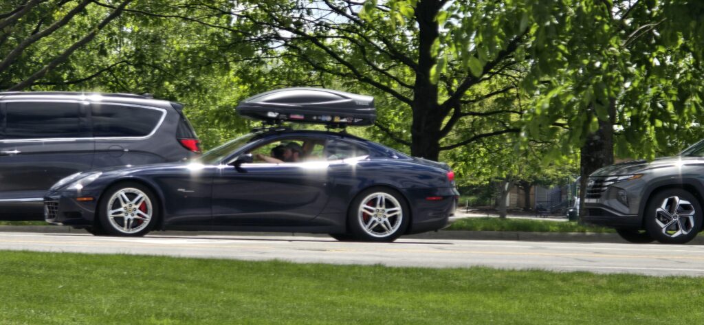 [Ferrari 612 Scaglietti] with a roof rack