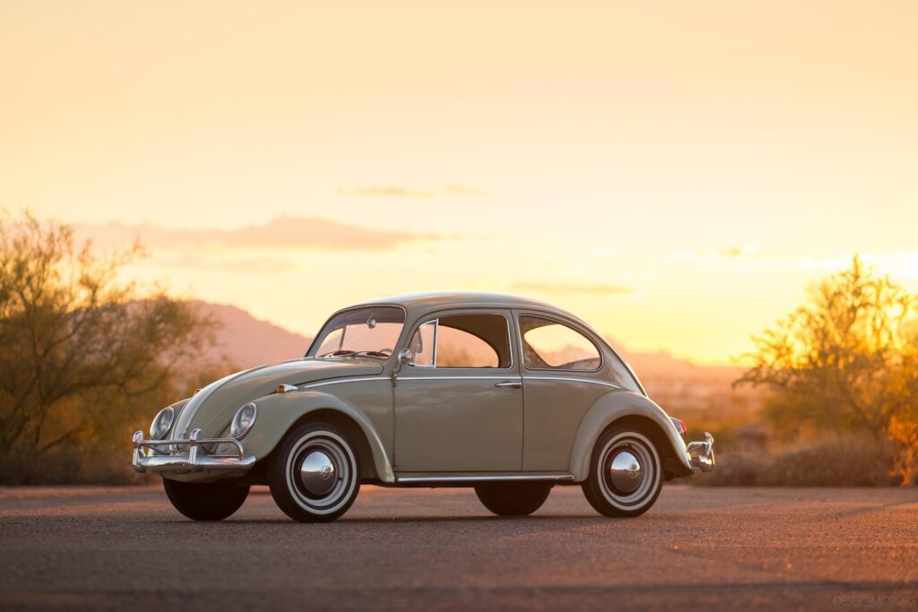 Don't know if the carporn community is into this sort of thing, so let's find out. Just about as basic as a car gets. '65 Beetle. [OC] [3840x2560]