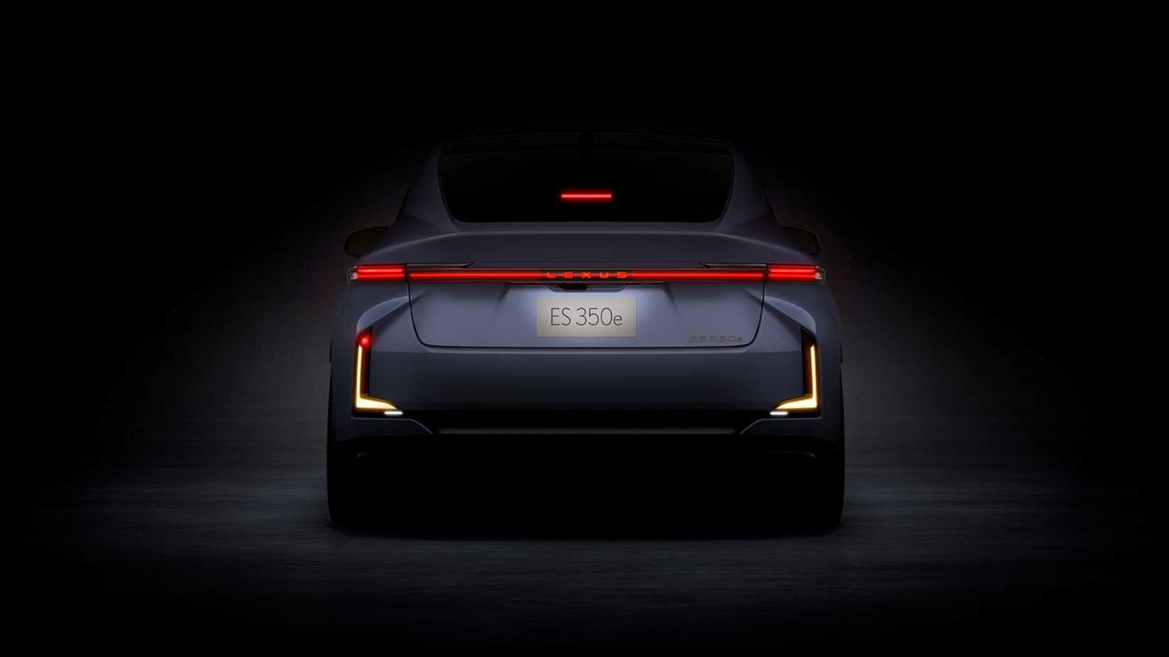 2026 Lexus ES 350e rear