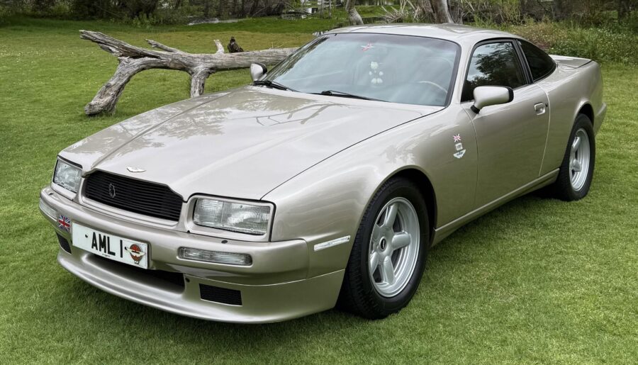 Aston Martin Virage [3304×3304]