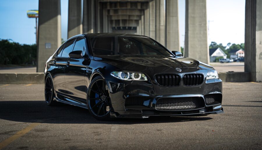 BMW M5 [6000×4000]