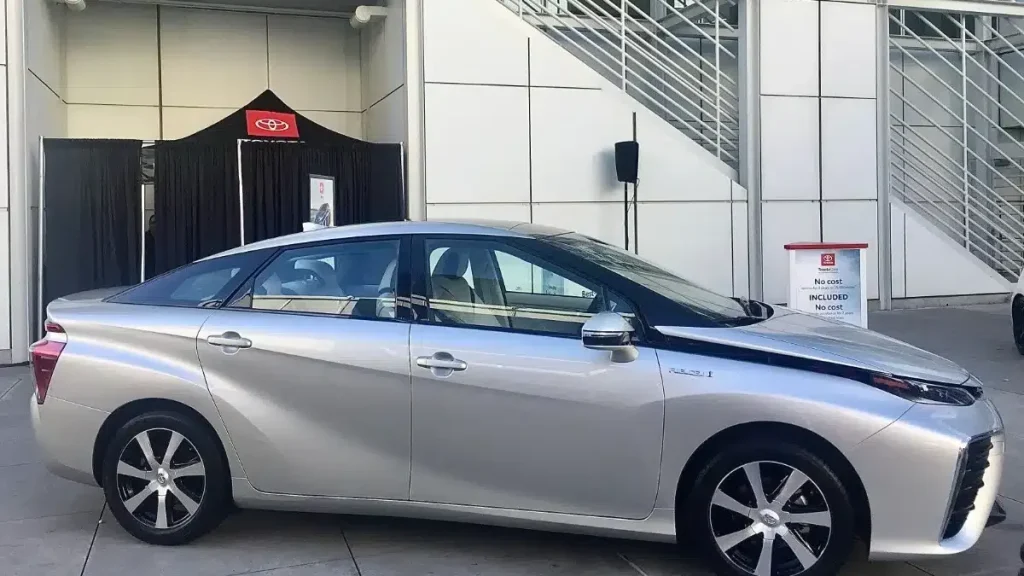 We did the math and tried to answer a question people have been asking about the Toyota Mirai and the Tesla Model Y