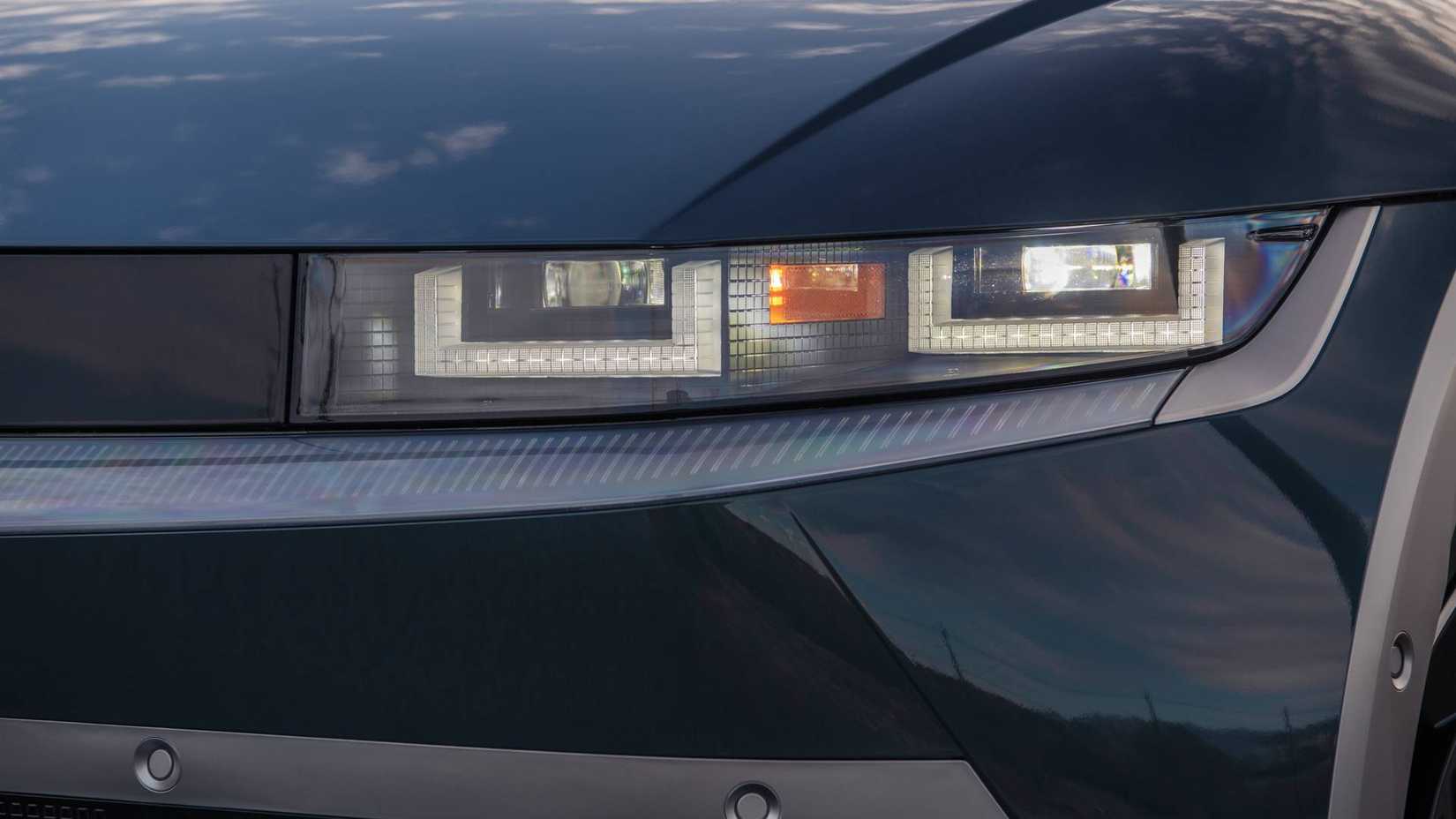 The LED headlights of the 2025 Hyundai Ioniq 5 Limited AWD