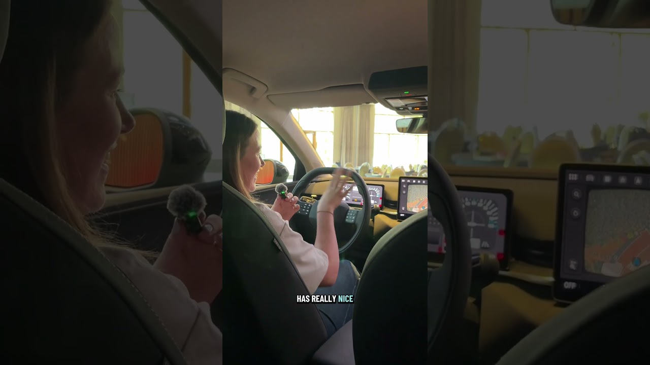 Step inside an interior that blends clarity with effortless, intuitive control. Step inside an interior that blends clarity with effortless, intuitive control.