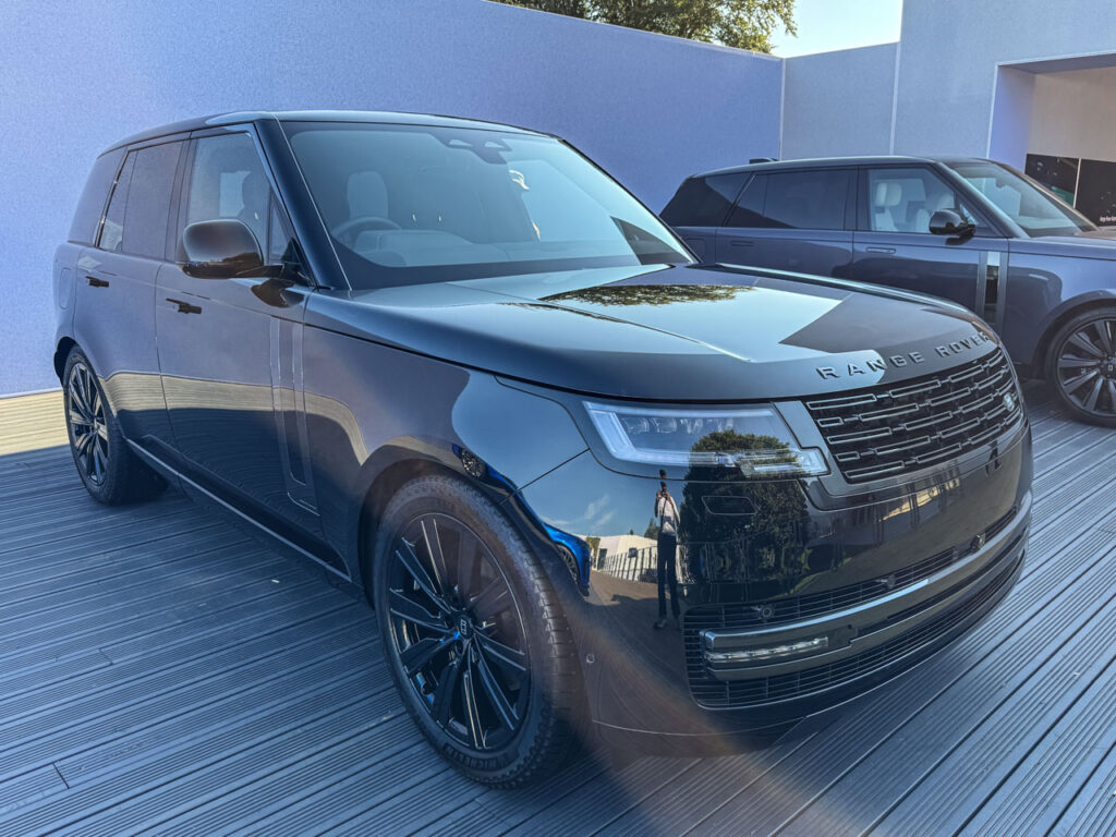 Range Rover Westminster Edition front three quarter