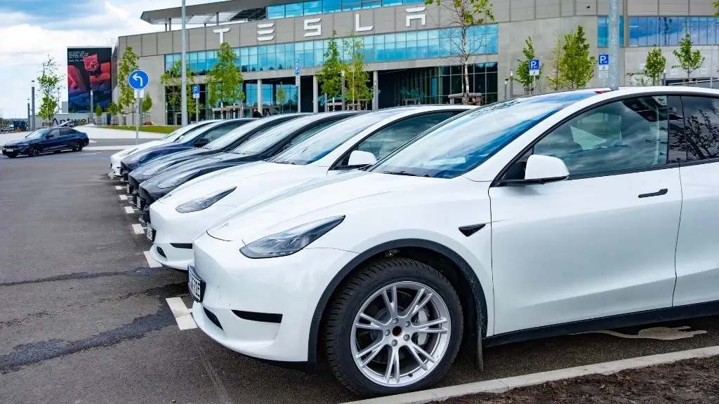 Tesla avoids NHTSA defect probe over Model 3 emergency door release