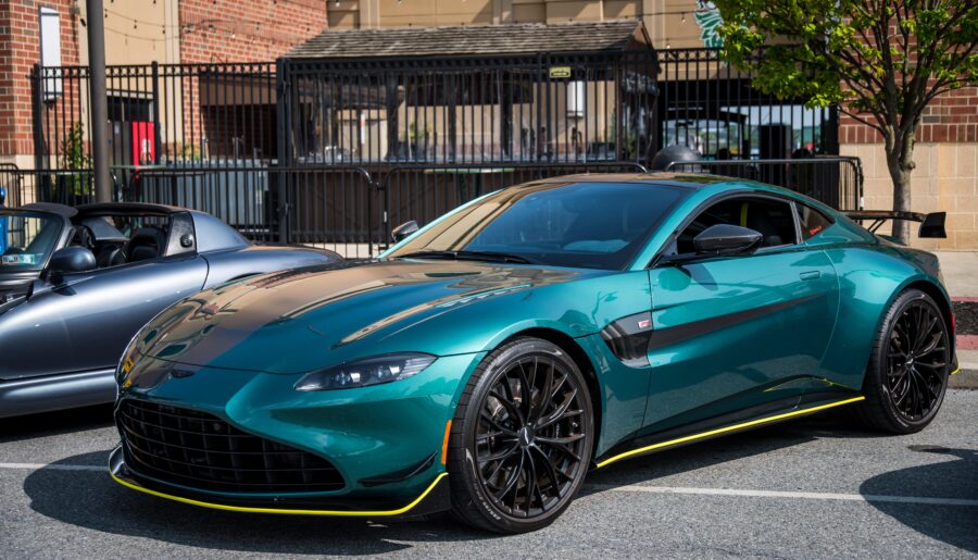 Aston Martin Vantage F1 Edition [6016 x 40160