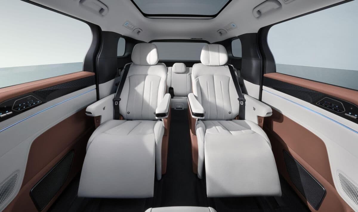 BYD M9 interior with second-row captain's chairs
