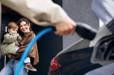 Electric vehicle drivers give charging the thumbs up