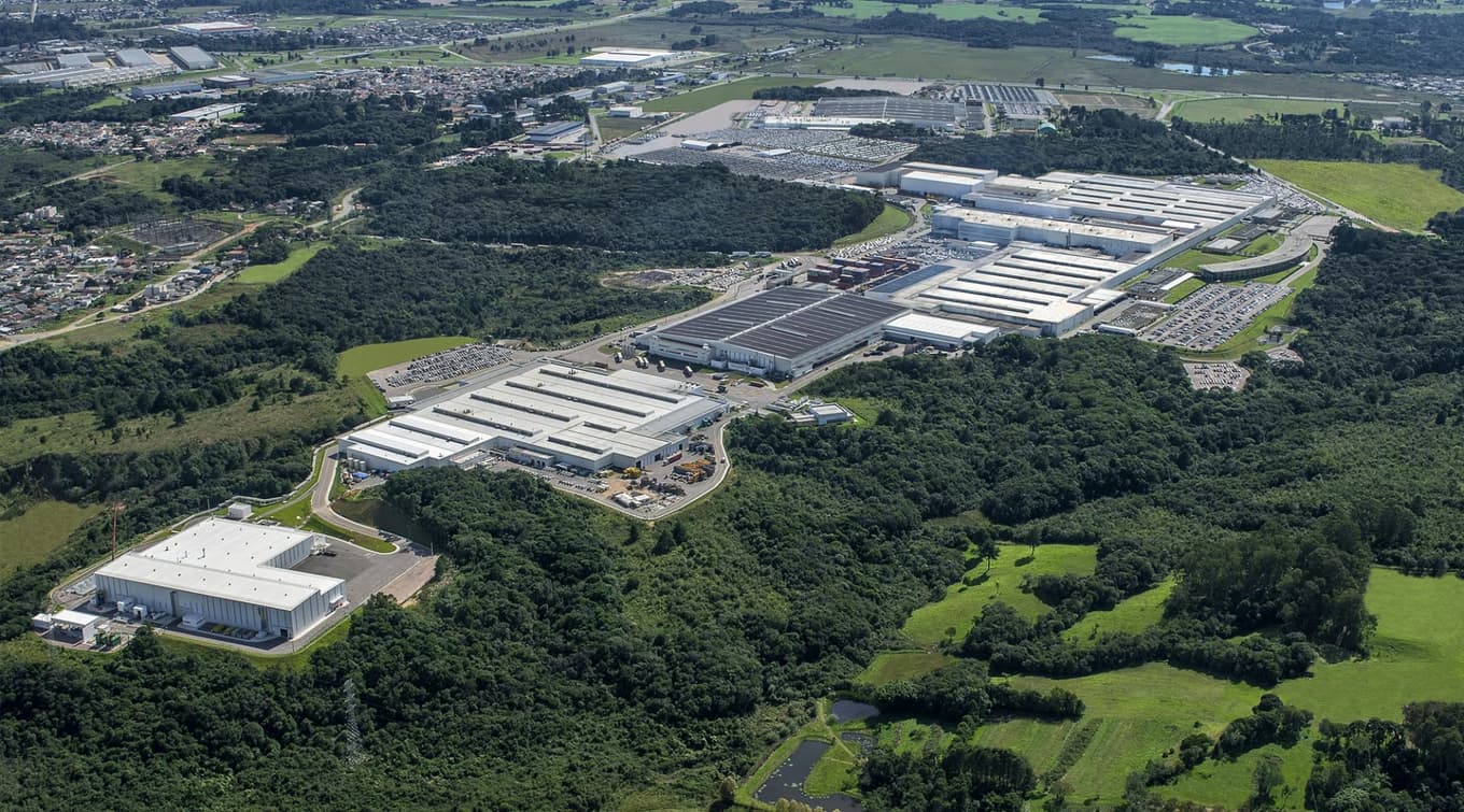 Renault builds Geely’s EX5 hybrid in Brazil to beat a 35% tax Renault builds Geely's EX5 hybrid in Brazil to beat a 35% tax