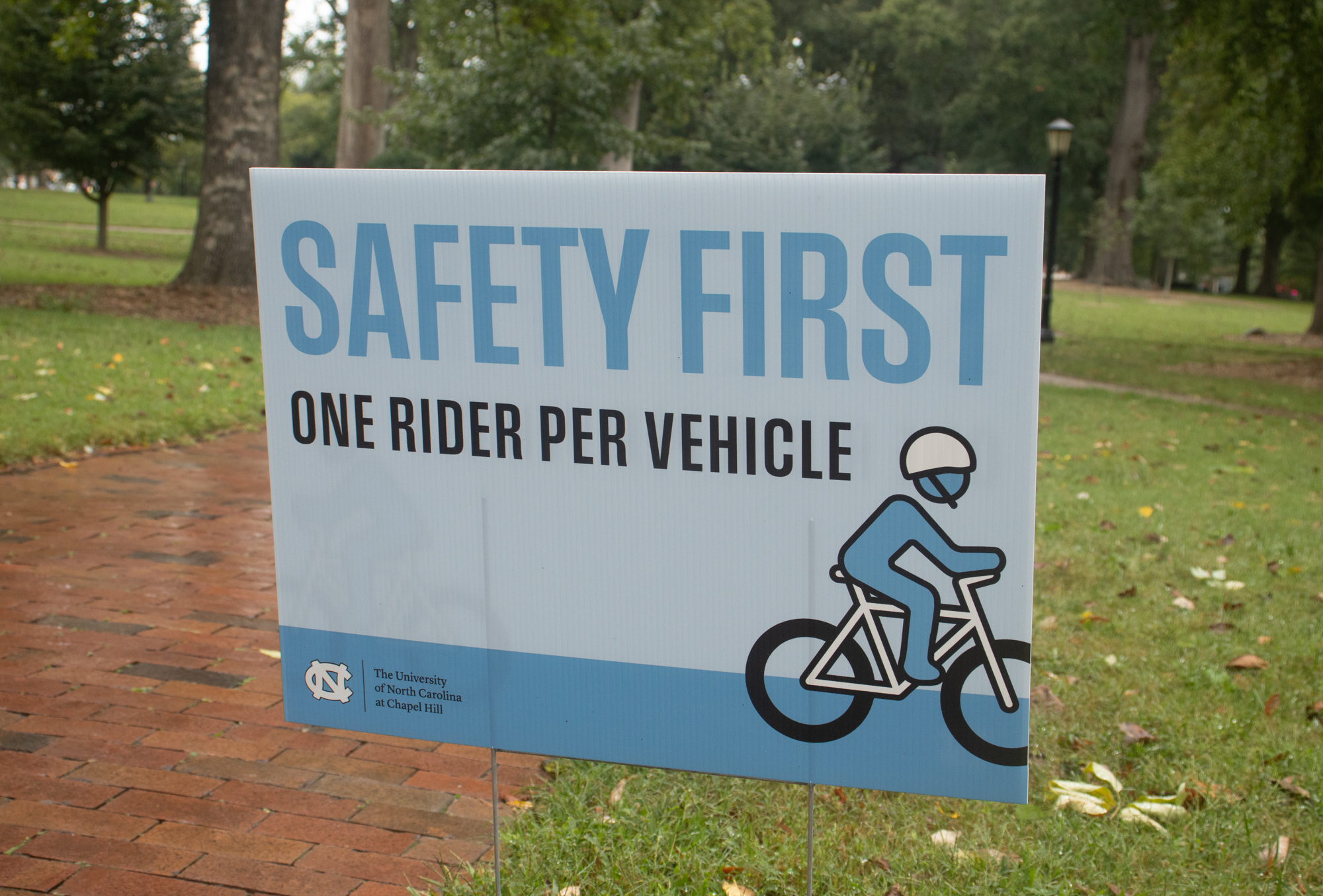 University launches safety push for bikes and scooters, raffling helmets to students – The Daily Tar Heel University launches safety push for bikes and scooters, raffling helmets to students – The Daily Tar Heel